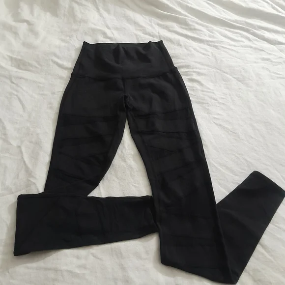 Lululemon Athletica Jet Black Yoga Pants - Picture 4 of 8